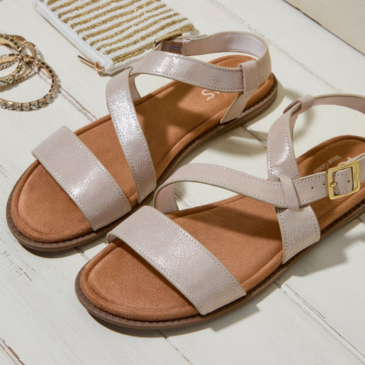 Laydown image of the champagne Mar sandal