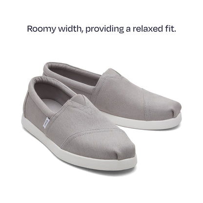 alp fwd close up pair shot - roomy width, providing a relaxed fit