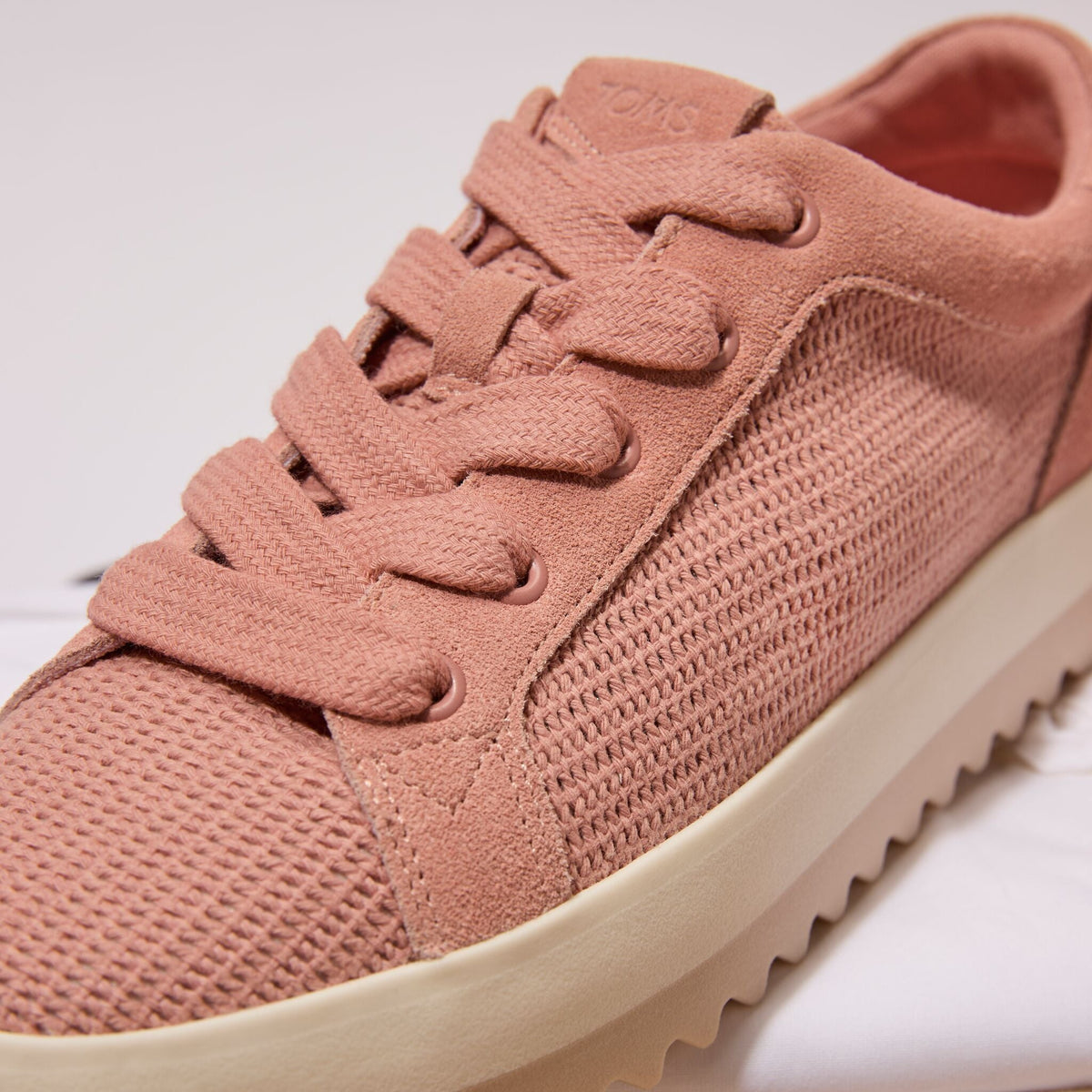 Up close detail image of the bloom Rea lace up sneaker