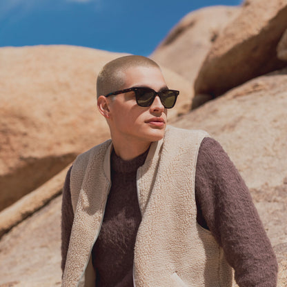 Unisex Memphis 301 Tortoise Polarized Handcrafted Sunglasses model image